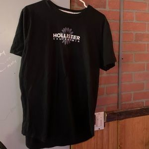 Mens’s Hollister Tee.